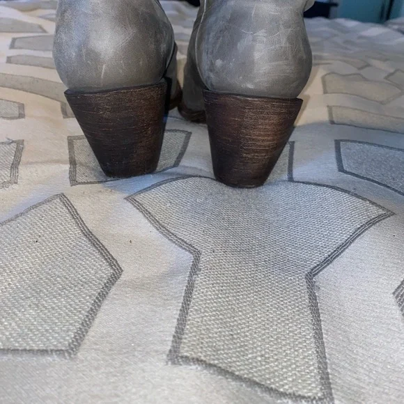 Cuadra Gray Suede Studded and Embroidered Handmade Boots with 3in heel Sz 10 - Picture 5 of 8